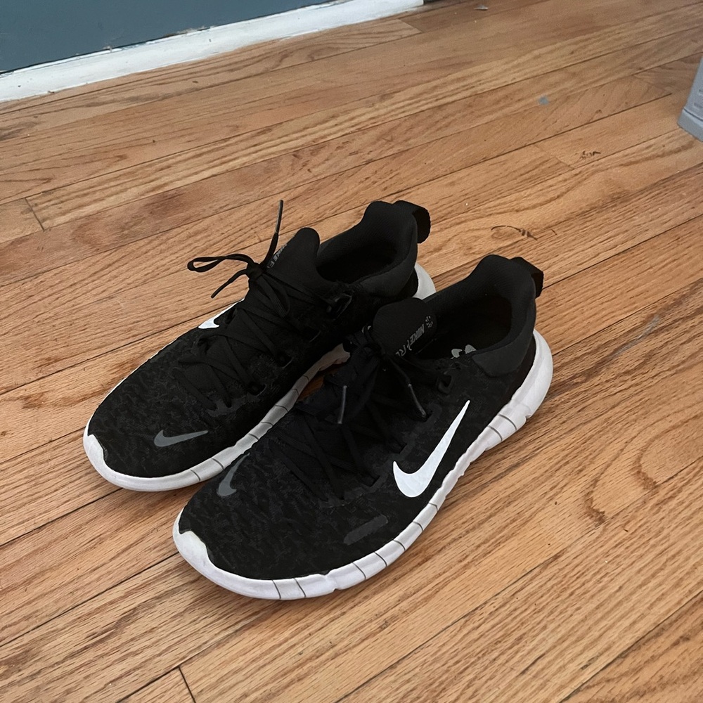 Nike shoes size 8